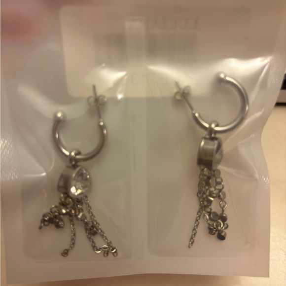 TOCARA Elegant Silver Dangle Earrings - Picture 3 of 4